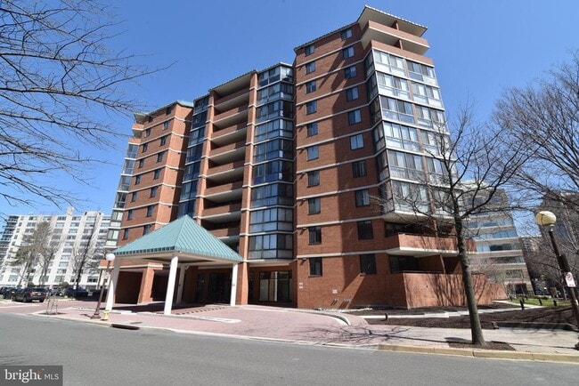 1001 N Randolph St in Arlington, VA - Foto de edificio - Building Photo