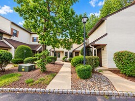 107 Woodbridge Commons Way in Woodbridge Township, NJ - Building Photo