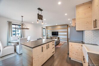 100 W Broadway in Long Beach, NY - Building Photo - Building Photo