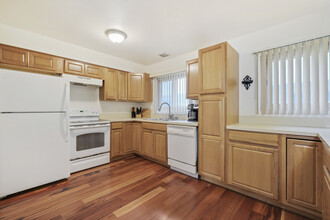 2690 Worden St in San Diego, CA - Building Photo - Building Photo