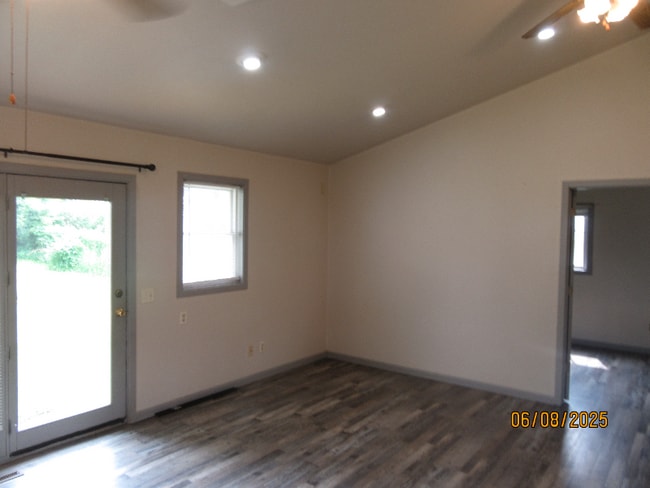 103 W Walnut St in North Freedom, WI - Building Photo - Building Photo