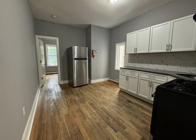 134 Wilkinson Ave, Unit 2 in Jersey City, NJ - Building Photo - Building Photo