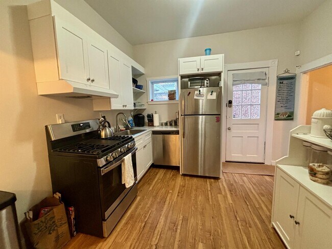 224 Banks St, Unit 1