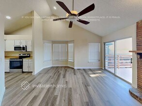 7736 Halleys Dr in Littleton, CO - Foto de edificio - Building Photo