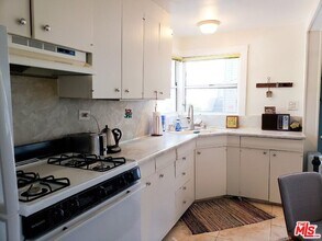 5916 Annan Way in Los Angeles, CA - Building Photo - Building Photo