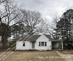 607 2nd St NW in Reform, AL - Building Photo