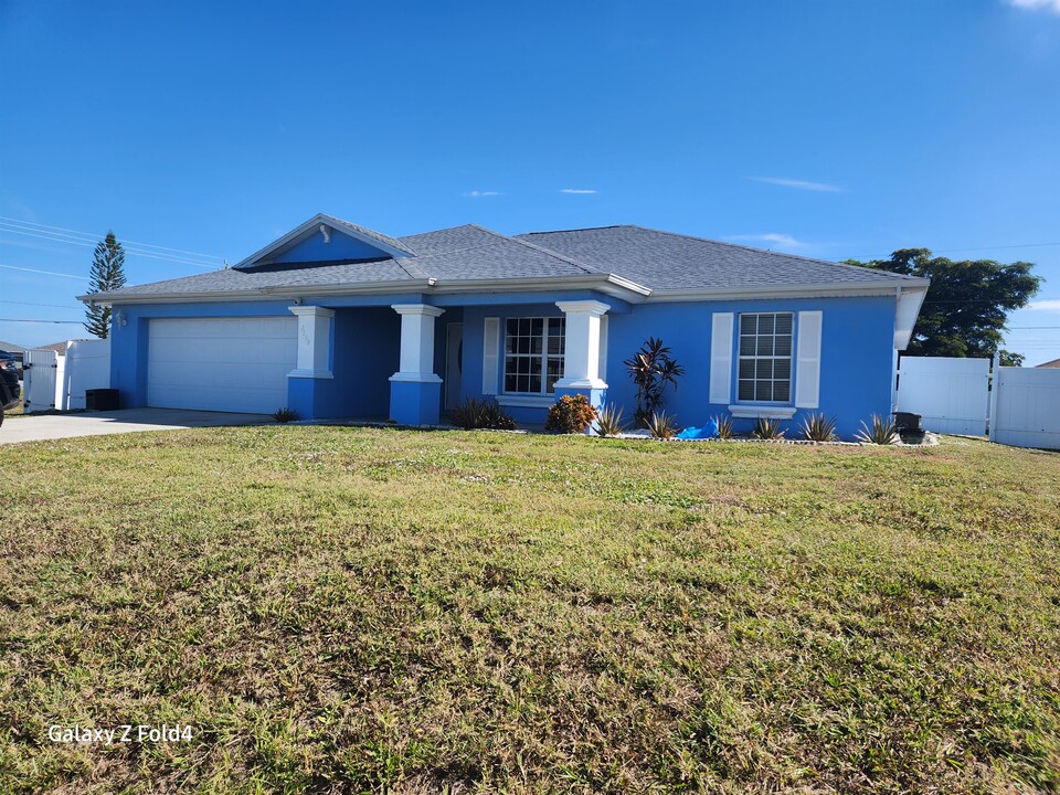 1159 NW 2nd Pl in Cape Coral, FL - Building Photo