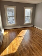 13 Water St, Unit 1 in Somersworth, NH - Foto de edificio - Building Photo