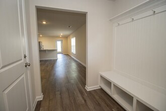 410 Middlebury Ln in Hopkins, SC - Building Photo - Building Photo