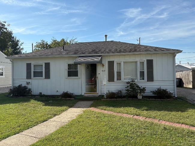 property at 909 Idlewild Dr