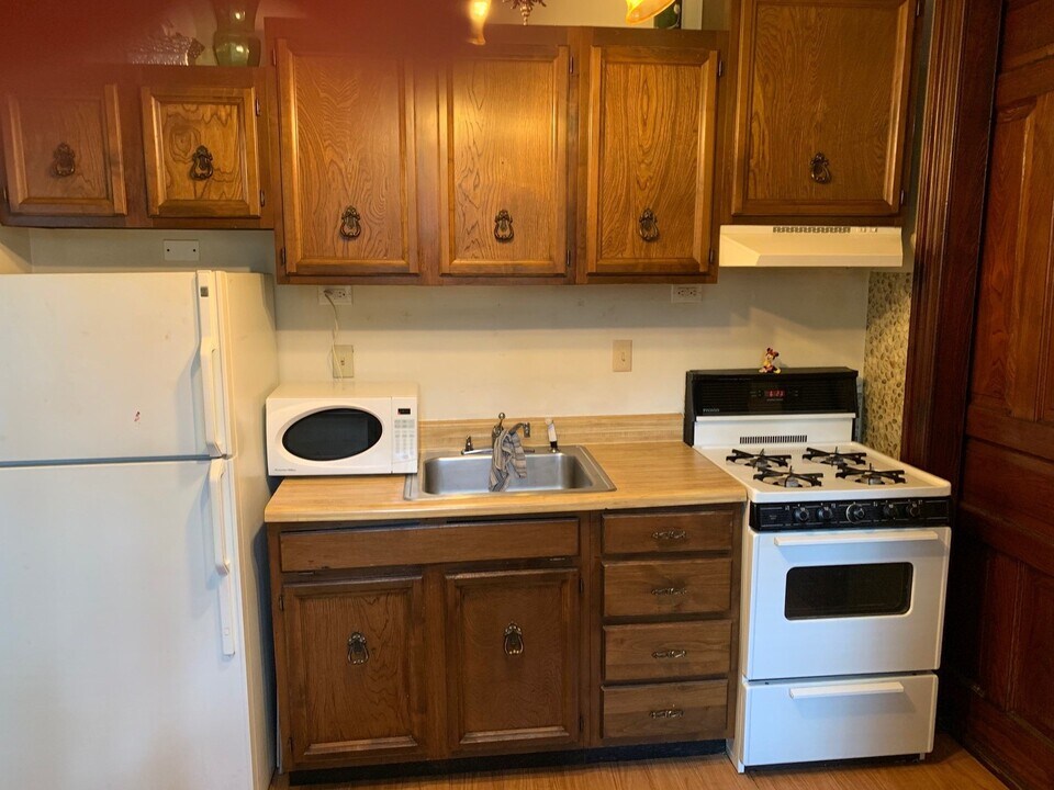 1636 Wakeling St in Philadelphia, PA - Building Photo