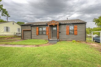 2325 W Easton St in Tulsa, OK - Building Photo - Building Photo