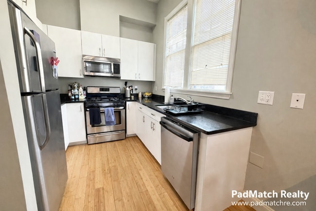 195 W 3rd St in Boston, MA - Foto de edificio - Building Photo