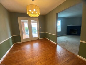 1573 Eagleton Ln in Virginia Beach, VA - Building Photo - Building Photo