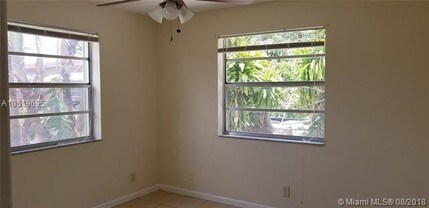 2526 Taylor St-Unit -1-4 in Hollywood, FL - Building Photo - Building Photo