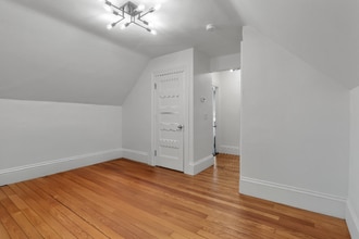 511 Angell St in Providence, RI - Foto de edificio - Building Photo