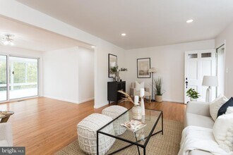 16742 Ridge Rd in Upperco, MD - Building Photo - Building Photo