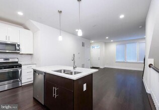 103 Lakeview Ct in King of Prussia, PA - Building Photo - Building Photo