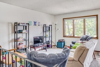 795 Weeks Ave SE-Unit -797 in Minneapolis, MN - Building Photo - Building Photo