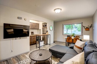 407 S 94th Pl, Unit ID1377407P in Milwaukee, WI - Foto de edificio - Building Photo