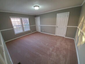 74 W Sourwood Dr in Browns Summit, NC - Building Photo - Building Photo