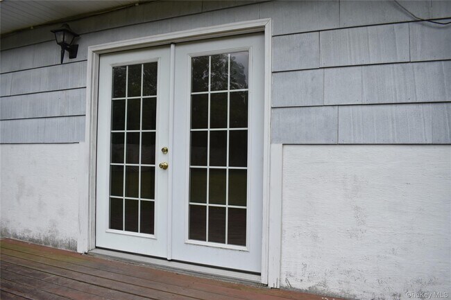 46 Trenton Rd in Fishkill, NY - Building Photo - Building Photo