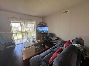 1000 Lake of the Woods Blvd in Fern Park, FL - Building Photo - Building Photo