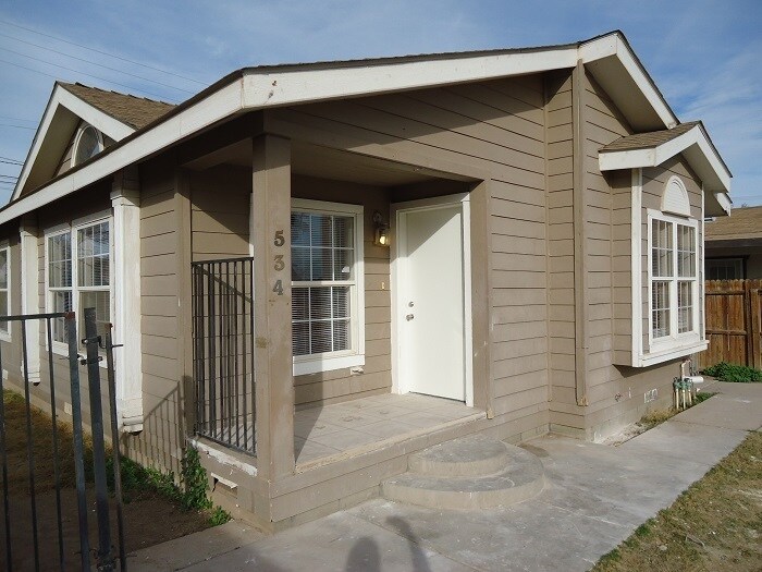 534 Vine St in El Centro, CA - Building Photo