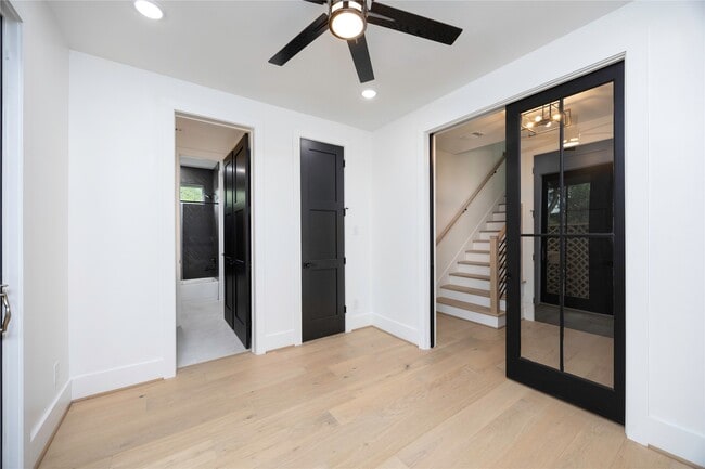 property at 1911 Lauderdale St