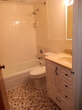 80 N Warren St, Unit 36 in Woburn, MA - Building Photo - Building Photo