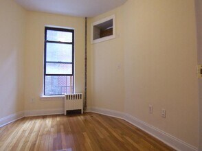 487 W End Ave in New York, NY - Building Photo - Building Photo