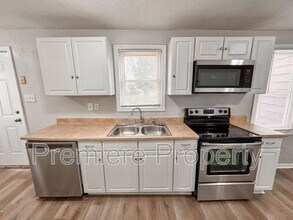 11112 N Locust St in Kansas City, MO - Building Photo - Building Photo
