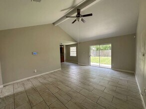 12515 Gotham Dr in Houston, TX - Building Photo - Building Photo