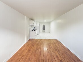 4750 E Ontario E in Montréal, QC - Building Photo - Building Photo