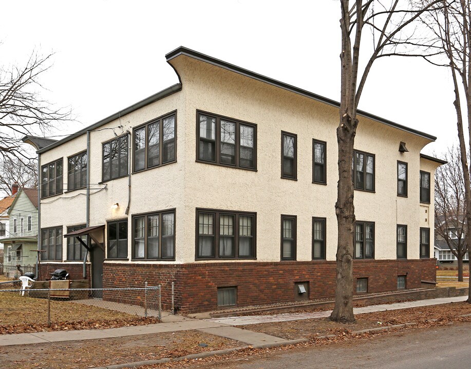 2122 Dayton Ave in St. Paul, MN - Building Photo