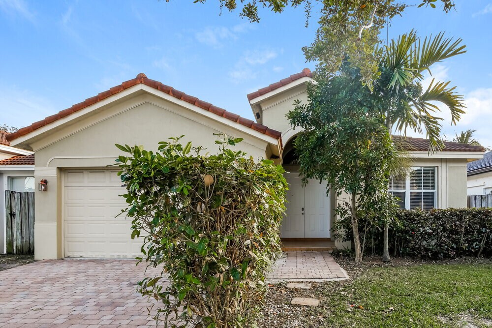 11108 SW 243rd Ln, Unit 614 in Homestead, FL - Building Photo