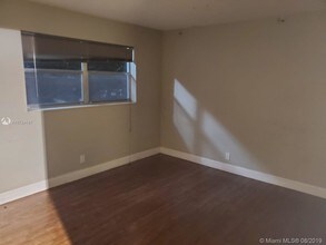 2420 Johnson St-Unit -107 in Hollywood, FL - Building Photo - Building Photo