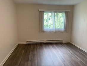10 Belchertown Rd in Amherst, MA - Building Photo - Building Photo