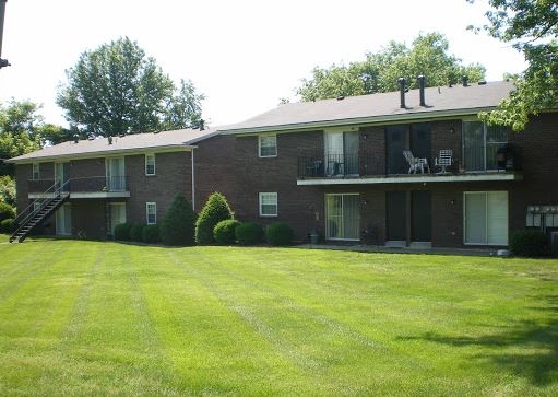 Linwood Apartments in Belleville, IL - Building Photo - Building Photo