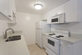 7601 Eads Ave-Unit -Unit 1 in San Diego, CA - Foto de edificio - Building Photo