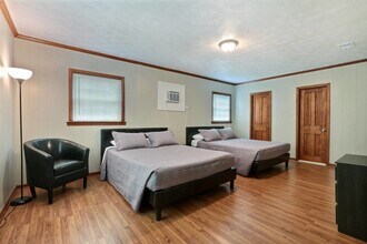 304 E 60th St in Savannah, GA - Building Photo - Building Photo