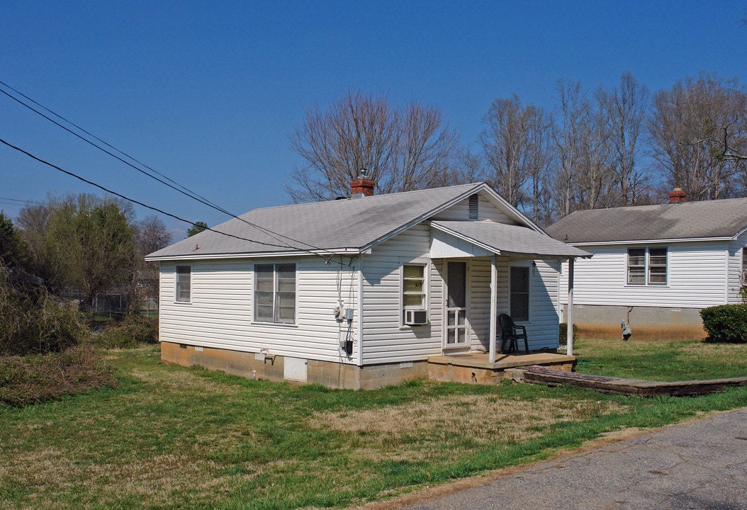 Easley Investments in Easley, SC - Building Photo