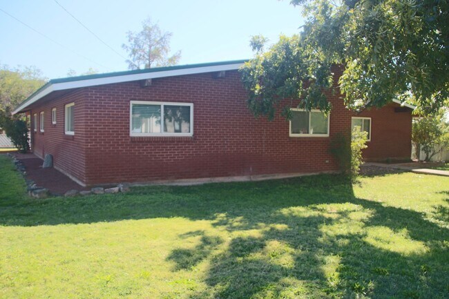 419 S 100 E in Washington, UT - Building Photo - Building Photo