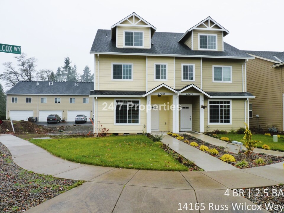 14165 Russ Wilcox Way in Oregon City, OR - Foto de edificio