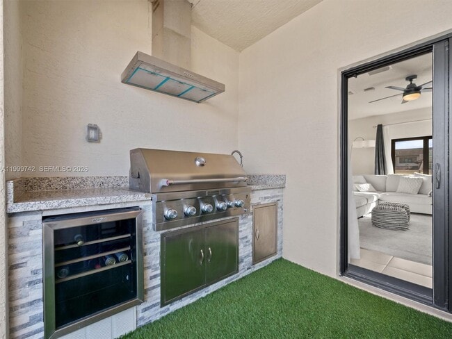 4654 NW 83rd Path in Doral, FL - Building Photo - Building Photo