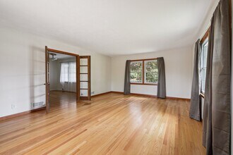 490 S Marshall St in Lakewood, CO - Foto de edificio - Building Photo