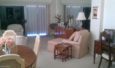 2150 Gulf Shore Blvd N in Naples, FL - Building Photo - Building Photo