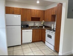 845 NW 46th Ave in Plantation, FL - Building Photo - Building Photo