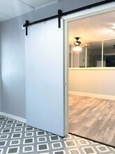 731 E 10th Ave in Hutchinson, KS - Building Photo - Building Photo