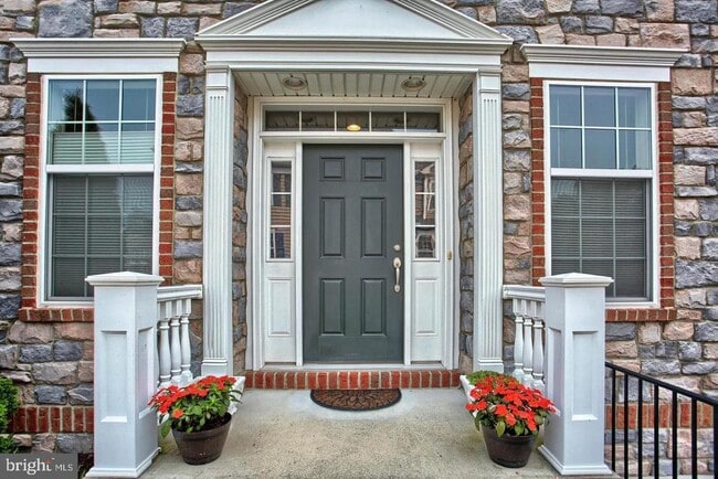 property at 4755 Laurel Valley Ln